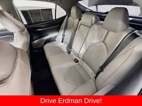 Used 2020 Toyota Camry SE FWD image 8