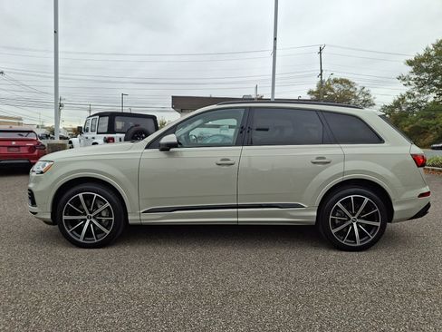 Used 2022 Audi Q7 Premium Plus w/ Premium Plus Package image 6