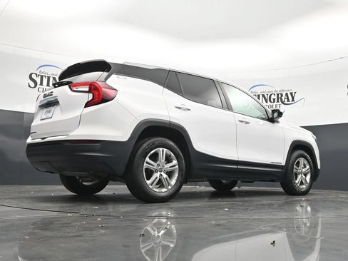 Used 2024 GMC Terrain SLE FWD image 23