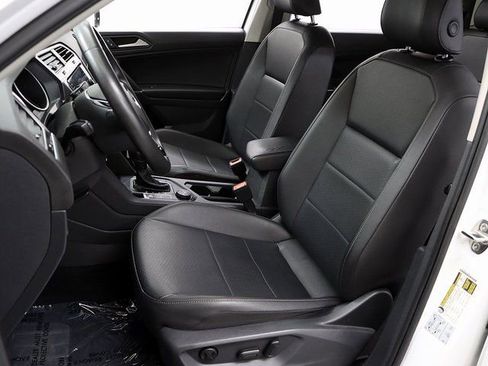 Used 2020 Volkswagen Tiguan SE AWD/4WD image 9