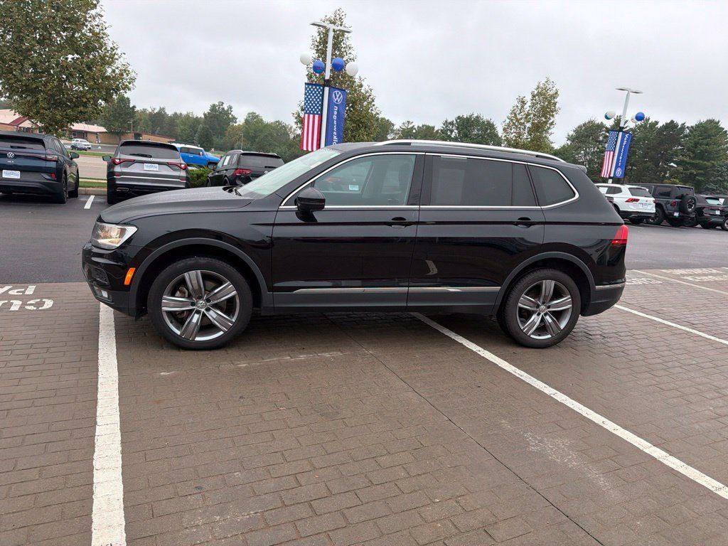Used 2021 Volkswagen Tiguan SEL AWD/4WD image 21