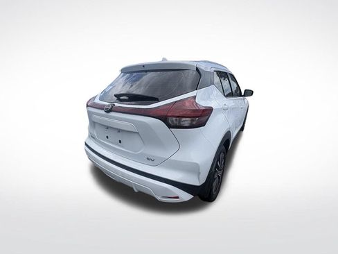Used 2022 Nissan Kicks SV FWD image 4