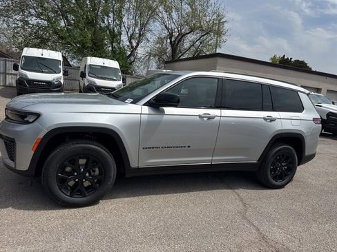 New 2026 Jeep Grand Cherokee L 4WD image 3