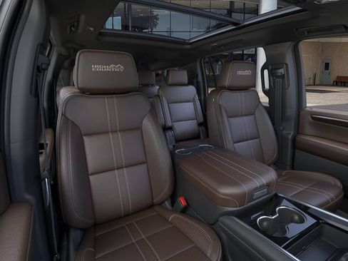 New 2026 Chevrolet Suburban High Country w/ Sun And Tow Package AWD/4WD image 16