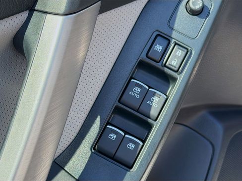 Used 2017 Subaru Forester 2.5i Limited image 22