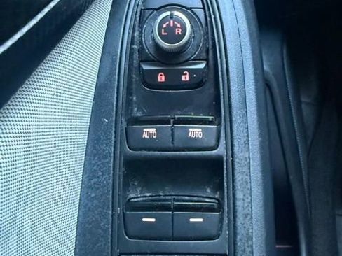 Used 2022 Subaru Crosstrek 2.0i Premium w/ Moonroof Package image 16