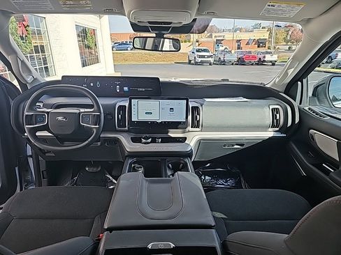 Used 2025 Ford Expedition Max Active image 12