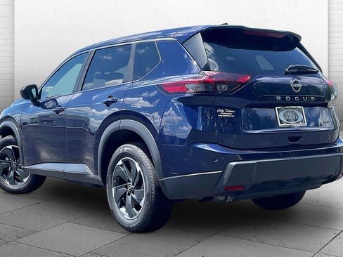 Used 2025 Nissan Rogue SV AWD/4WD image 11
