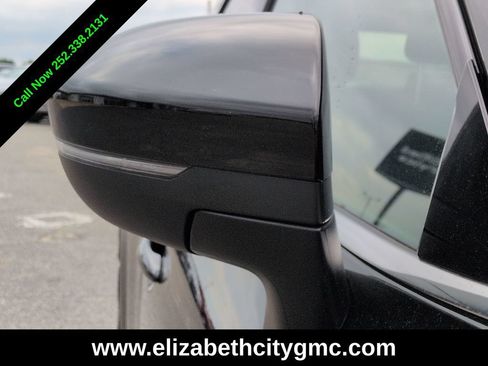 Used 2025 Nissan Pathfinder SV FWD image 11