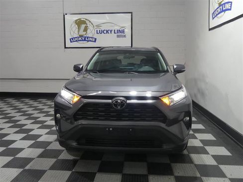 Used 2021 Toyota RAV4 XLE AWD/4WD image 2