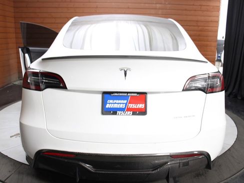 Used 2020 Tesla Model Y Performance image 2