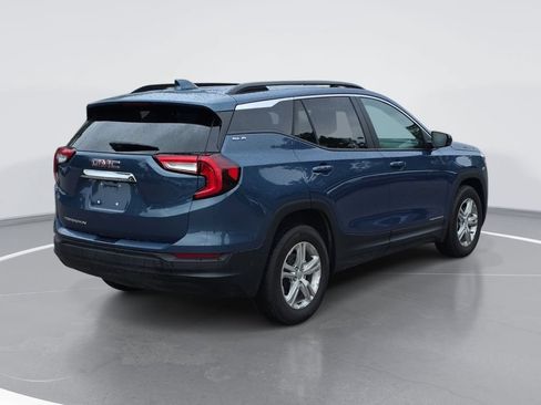 Certified 2024 GMC Terrain SLE w/ Driver Convenience Package FWD image 3