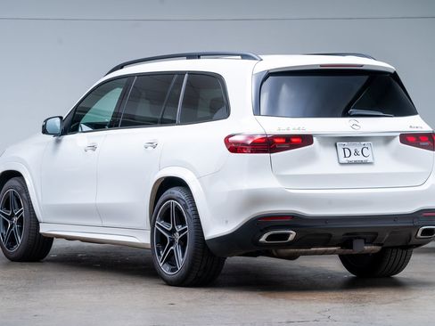 Used 2025 Mercedes-Benz GLS 450 4MATIC image 4