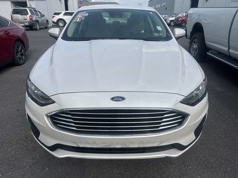 Used 2019 Ford Fusion SE AWD/4WD image 2
