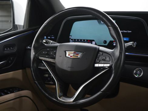 Used 2021 Cadillac Escalade ESV Premium Luxury AWD/4WD image 17