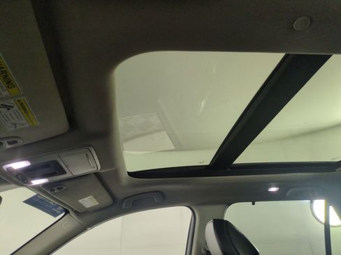 Certified 2024 Honda Pilot Touring image 25