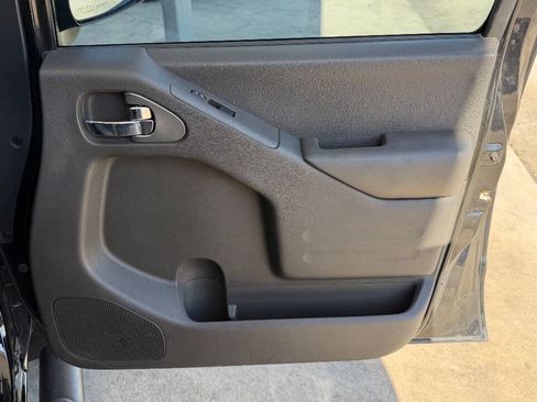 Used 2016 Nissan Frontier SV w/ SV Value Truck Package image 18