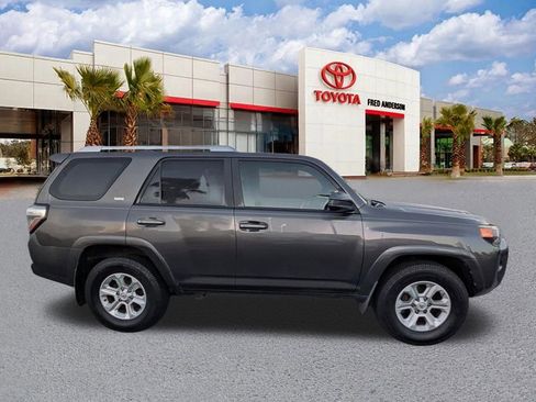 Used 2018 Toyota 4Runner SR5 image 4