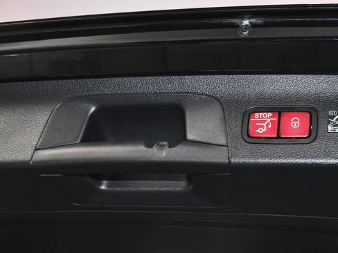 Used 2025 Mercedes-Benz GLS 450 4MATIC image 75