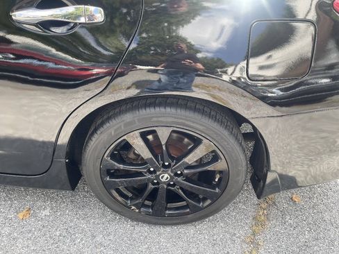 Used 2017 Nissan Altima 2.5 SR w/ Midnight Edition Package FWD image 29