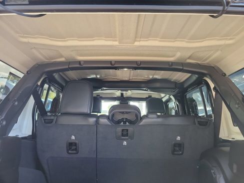 Used 2021 Jeep Wrangler Unlimited Rubicon image 12