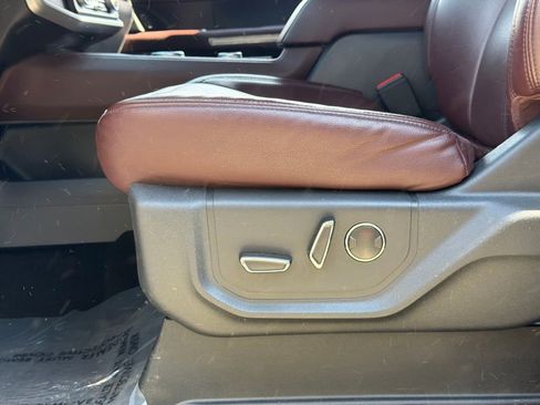 Used 2023 Ford Expedition Max Limited image 27