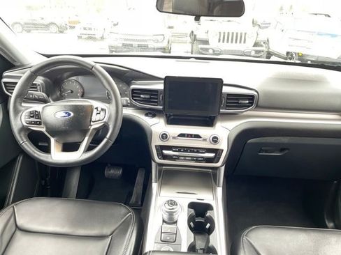 Used 2023 Ford Explorer XLT w/ Equipment Group 202A image 12