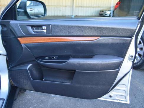 Used 2013 Subaru Outback 2.5i Limited w/ Moonroof Pkg image 30