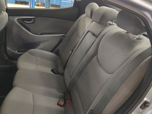 Used 2015 Hyundai Elantra SE w/ Option Group 02 image 17