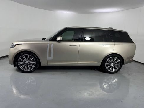 Used 2023 Land Rover Range Rover Long Wheelbase SE AWD/4WD image 9