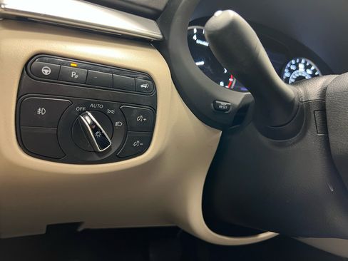 Used 2022 INFINITI QX50 Essential image 26