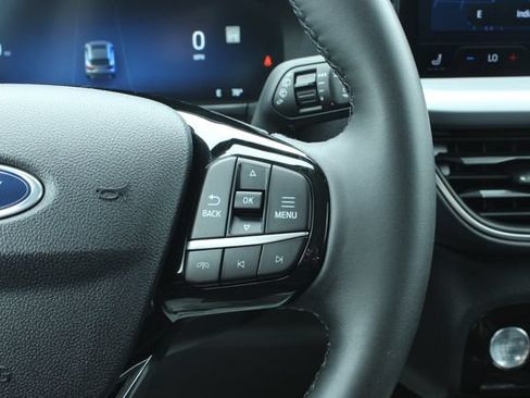 Used 2023 Ford Escape Platinum AWD/4WD image 27