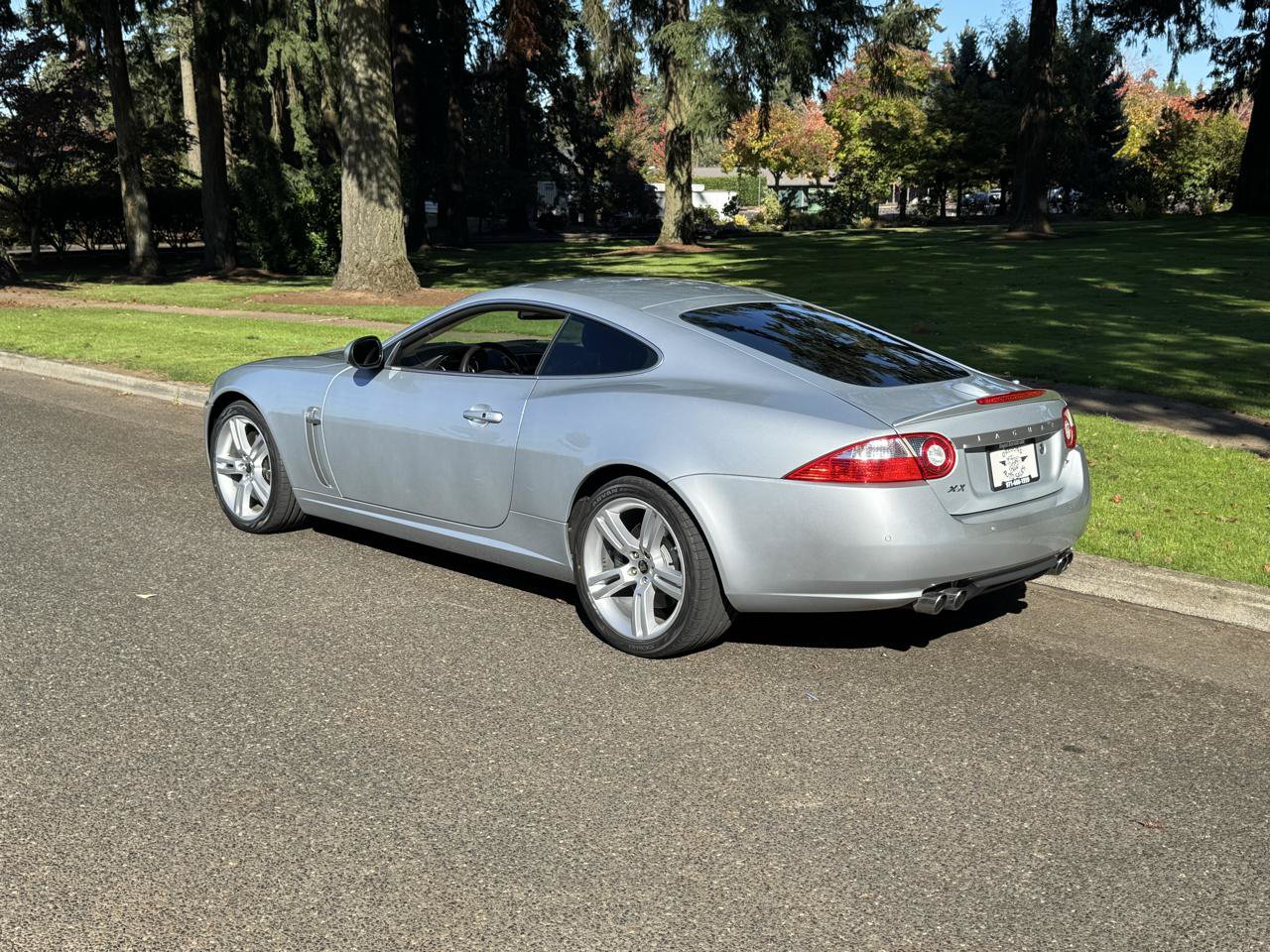 Used 2007 Jaguar XKR R RWD image 3