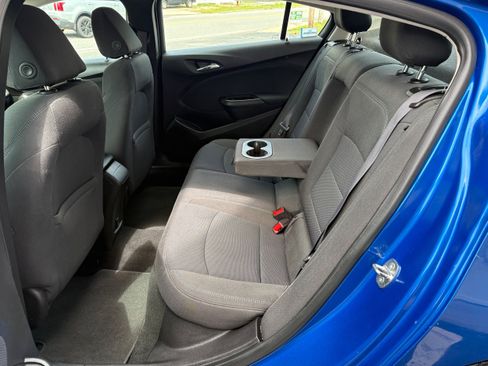Used 2017 Chevrolet Cruze LT w/ Convenience Package FWD image 13