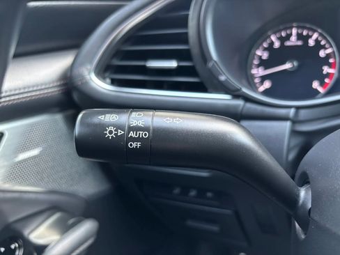 Used 2019 MAZDA MAZDA3 Hatchback w/ Premium Package image 25