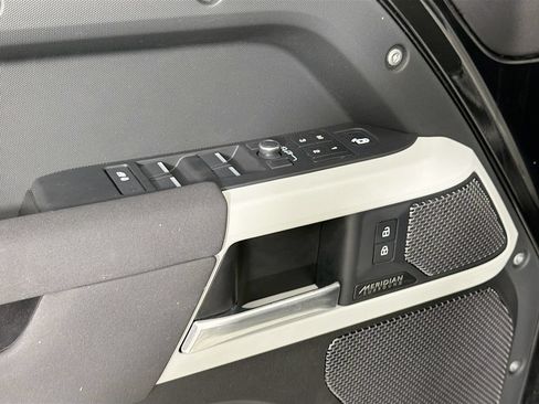Used 2023 Land Rover Defender 110 X-Dynamic SE AWD/4WD image 18