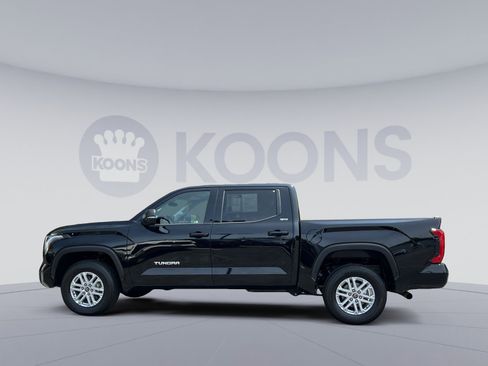 Used 2023 Toyota Tundra SR5 w/ SR5 Premium Package AWD/4WD image 11