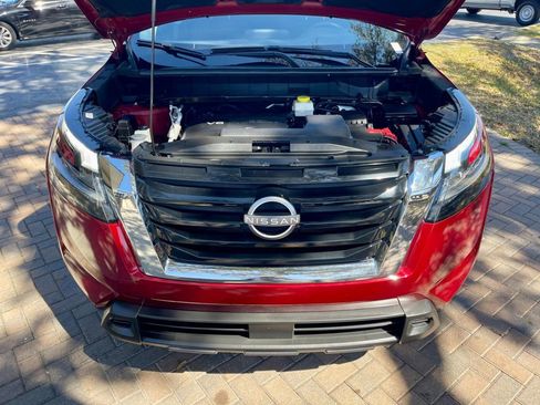 Used 2022 Nissan Pathfinder SV image 17