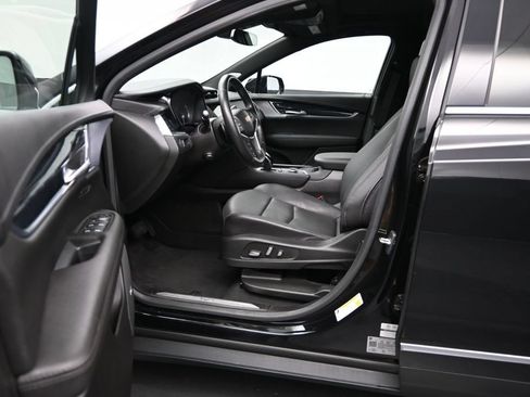 Certified 2024 Cadillac XT5 Premium Luxury AWD/4WD image 9