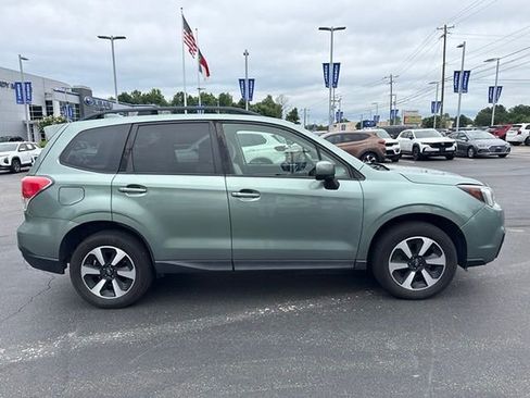 Used 2018 Subaru Forester 2.5i Premium w/ All-Weather Package AWD/4WD image 4