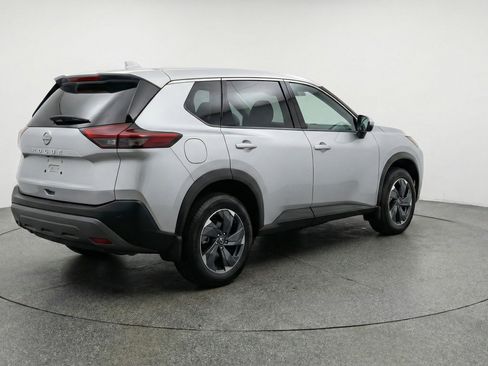 Used 2025 Nissan Rogue SV image 9