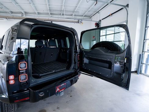 Used 2023 Land Rover Defender 110 X AWD/4WD image 52