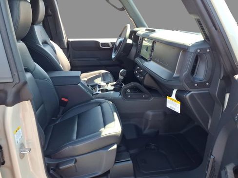 New 2026 Ford Bronco Badlands AWD/4WD image 13