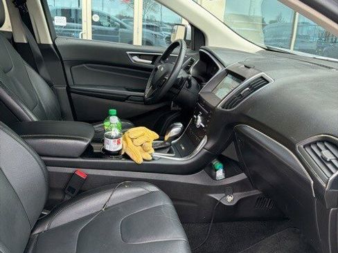 Used 2018 Ford Edge Titanium w/ Technology Package image 10