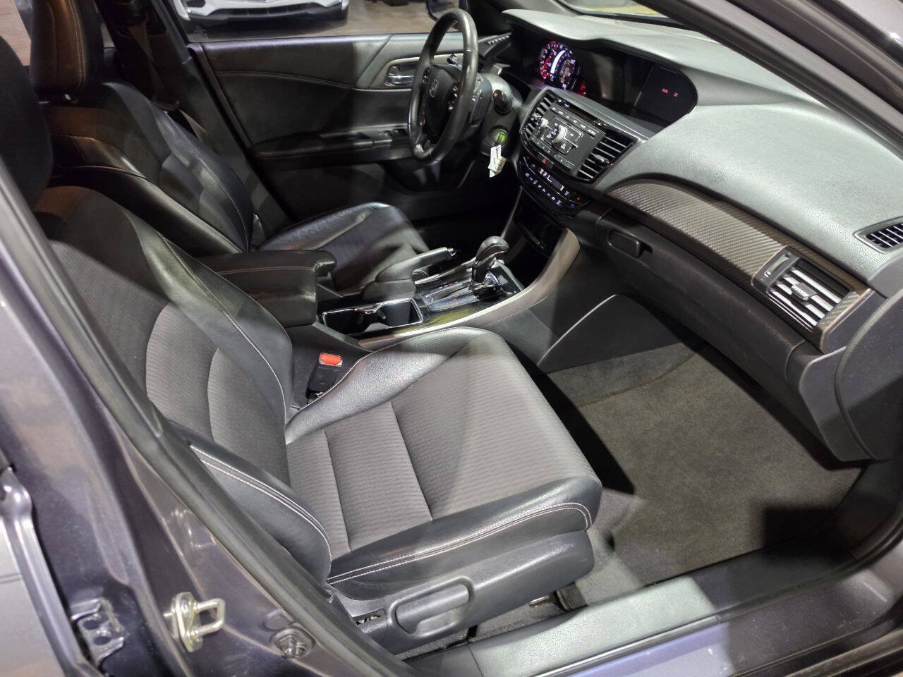 Used 2016 Honda Accord Sport image 31