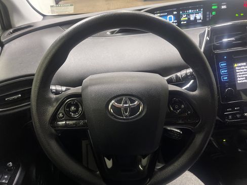 Used 2019 Toyota Prius LE image 31