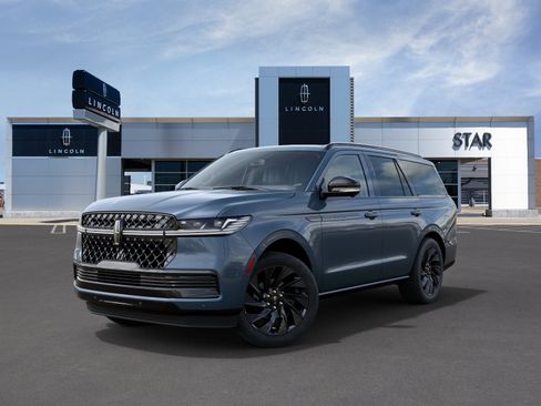 New 2027 Lincoln Navigator Reserve w/ Jet Appearance Package AWD/4WD image 2
