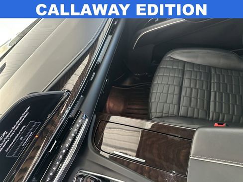 Used 2022 Cadillac Escalade Sport Platinum w/ LPO, ONYX Package AWD/4WD image 22