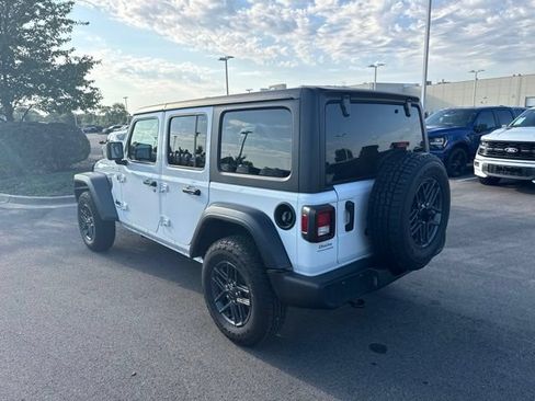 Used 2025 Jeep Wrangler Unlimited Sport AWD/4WD image 4