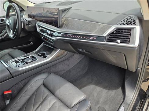 Used 2026 BMW X7 xDrive40i AWD/4WD image 23